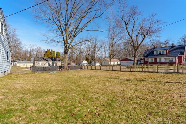 2510 Springmont Avenue, Kalamazoo, MI 49008