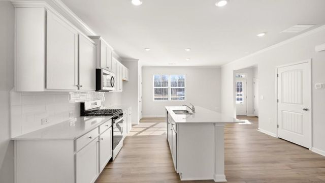 65 King Village, Braselton, GA 30517