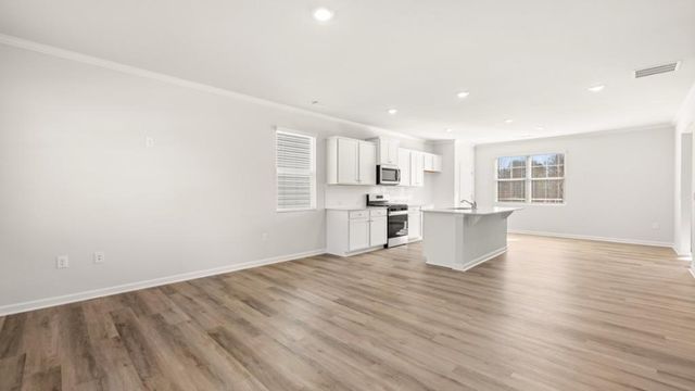 65 King Village, Braselton, GA 30517