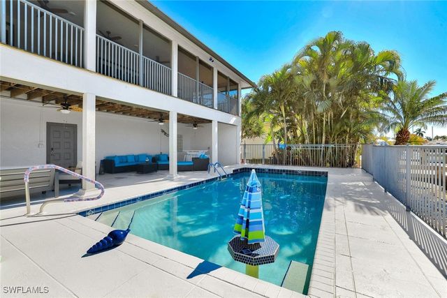 610 Partridge CT, Marco Island, FL 34145