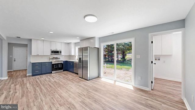 10 NEWARK CIR, Dover, DE 19904