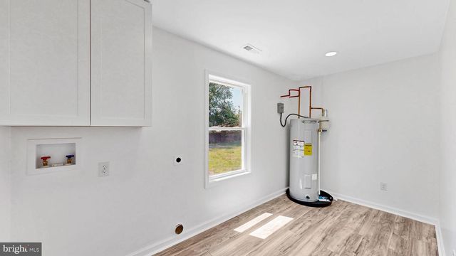 10 NEWARK CIR, Dover, DE 19904