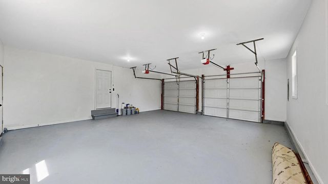 10 NEWARK CIR, Dover, DE 19904