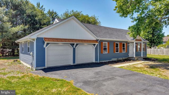 10 NEWARK CIR, Dover, DE 19904