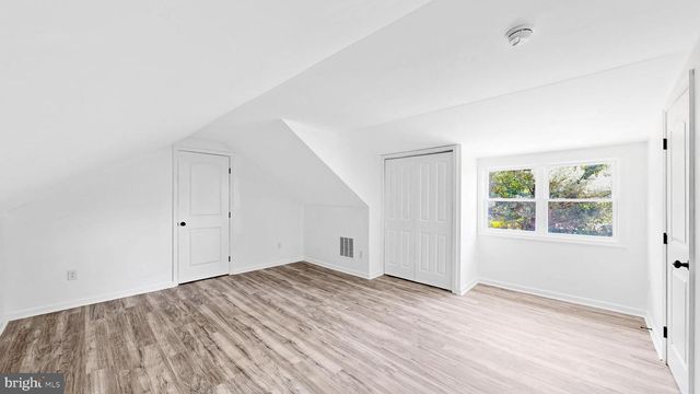 10 NEWARK CIR, Dover, DE 19904