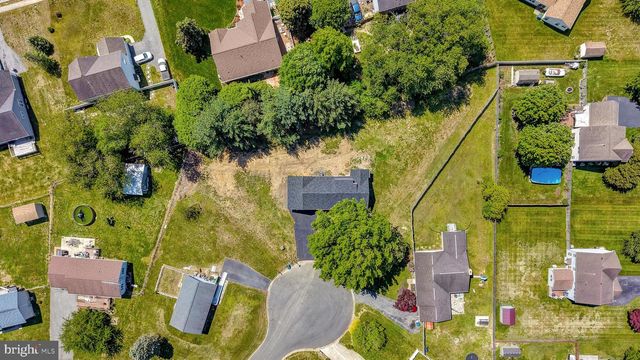 10 NEWARK CIR, Dover, DE 19904