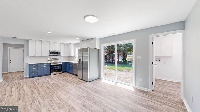 10 NEWARK CIR, Dover, DE 19904