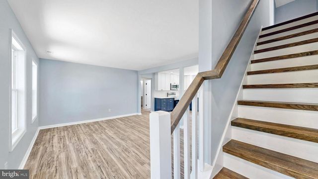10 NEWARK CIR, Dover, DE 19904