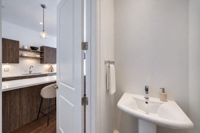 1211 Caroline Street 1604, Houston, TX 77002