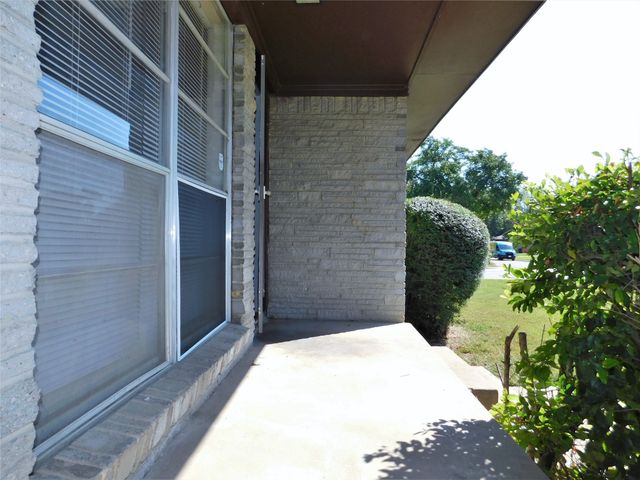 929 Manhattan Drive, Denton, TX 76209
