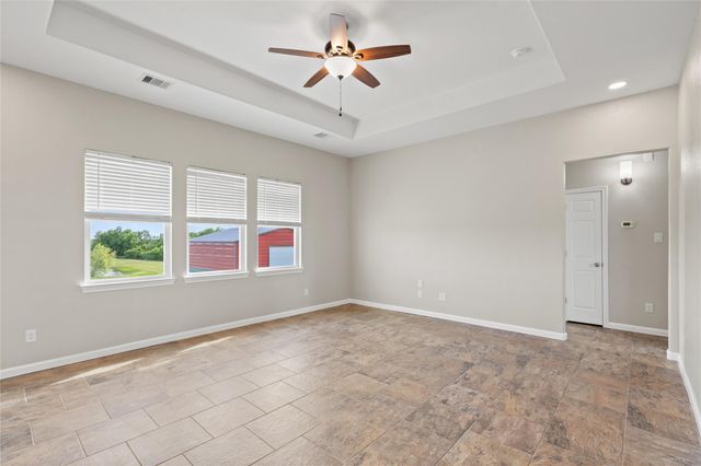 10015 S Redfish Drive, Hitchcock, TX 77563