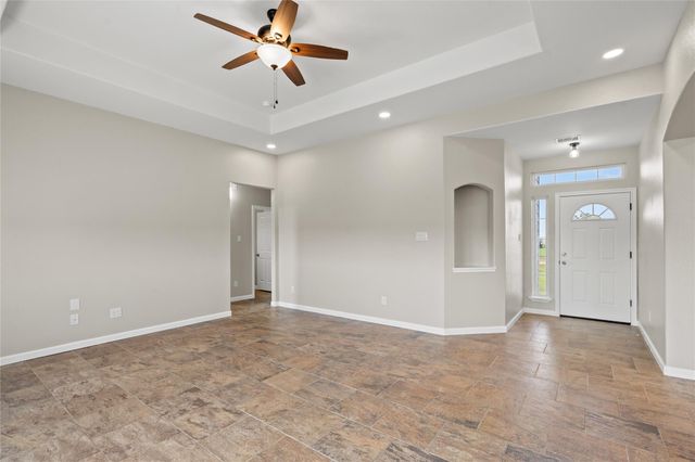 10015 S Redfish Drive, Hitchcock, TX 77563