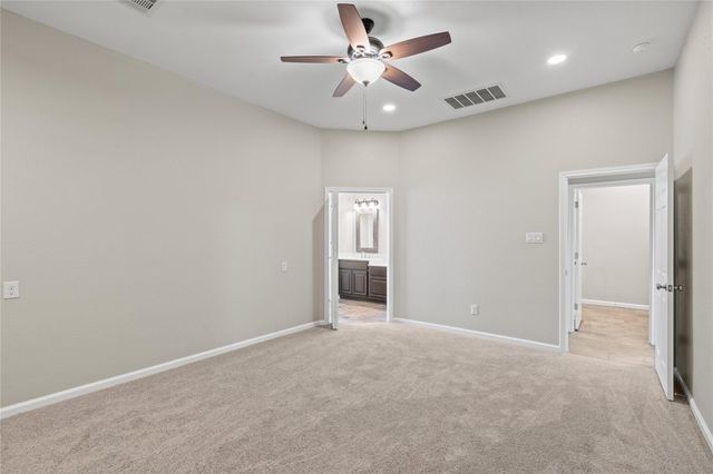 10015 S Redfish Drive, Hitchcock, TX 77563