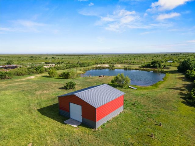 10015 S Redfish Drive, Hitchcock, TX 77563