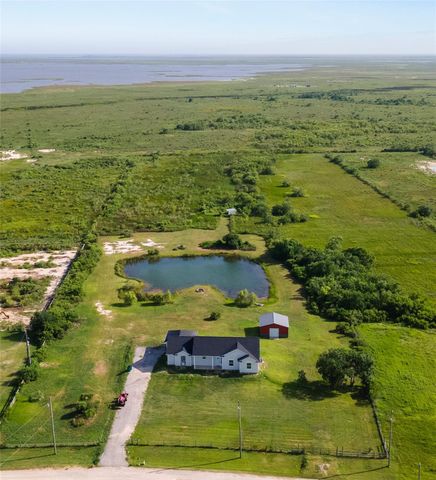 10015 S Redfish Drive, Hitchcock, TX 77563