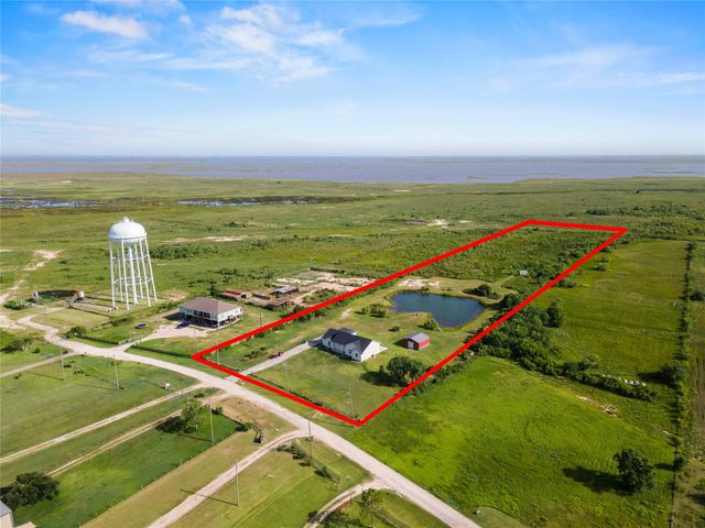 10015 S Redfish Drive, Hitchcock, TX 77563