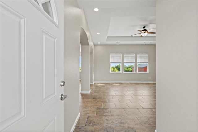 10015 S Redfish Drive, Hitchcock, TX 77563