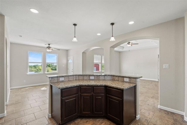 10015 S Redfish Drive, Hitchcock, TX 77563