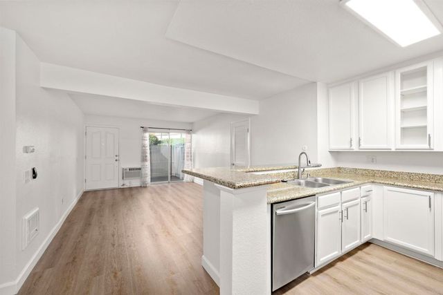 7717 Margerum Avenue 124, San Diego, CA 92120