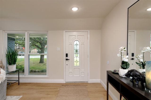 1413 Hill Street, Grapevine, TX 76051