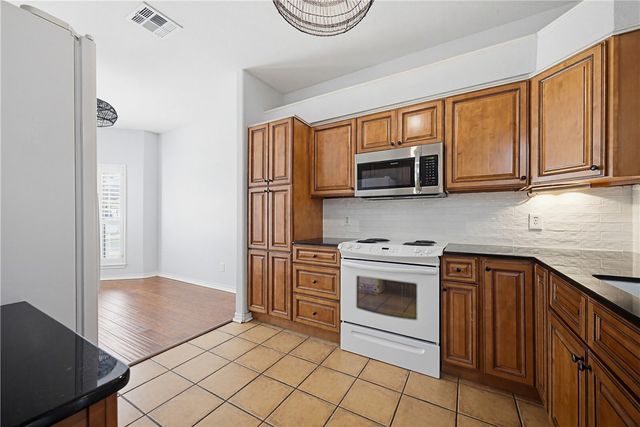 7251 Prairie Dr 6, Corpus Christi, TX 78413