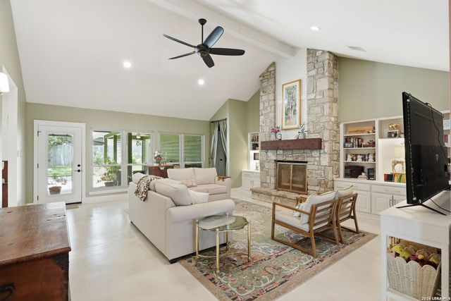 19319 Strauss, San Antonio, TX 78256