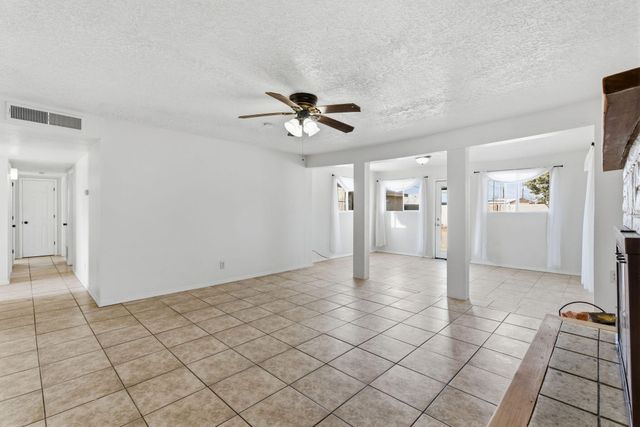 5741 Hanover Road NW, Albuquerque, NM 87105