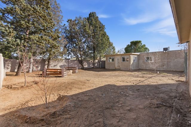 5741 Hanover Road NW, Albuquerque, NM 87105