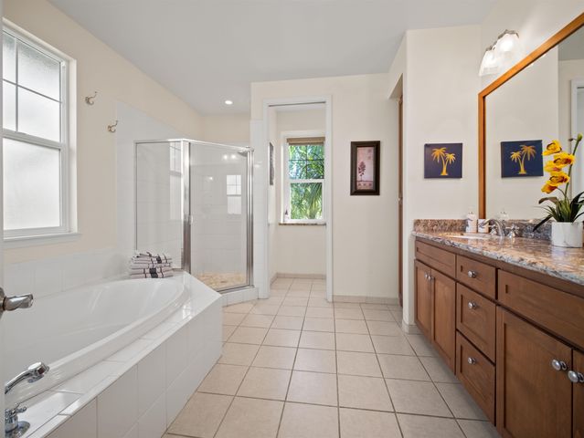 94 Laukahi St, Kihei, HI 96753