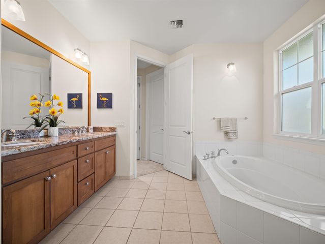 94 Laukahi St, Kihei, HI 96753