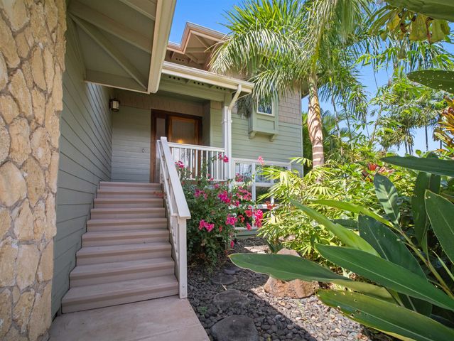 94 Laukahi St, Kihei, HI 96753