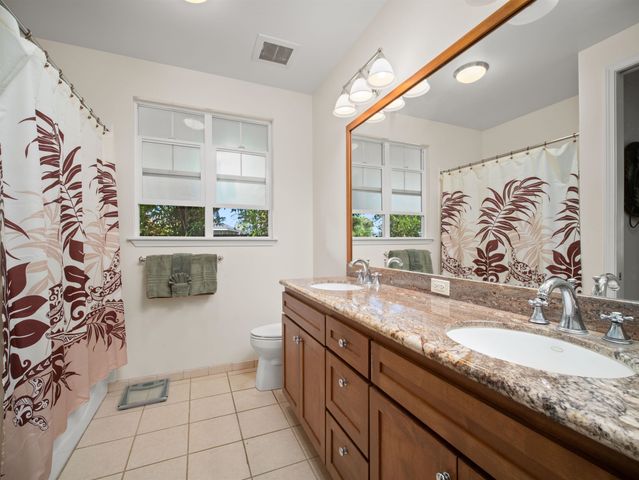 94 Laukahi St, Kihei, HI 96753