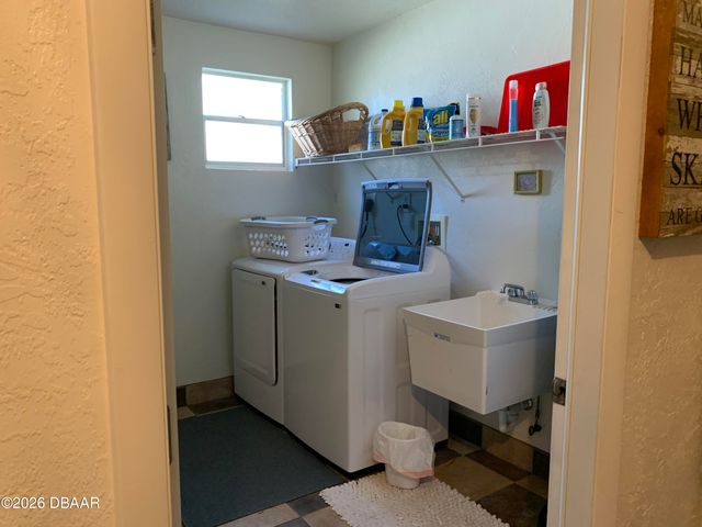711 Lindenwood Circle E, Ormond Beach, FL 32174