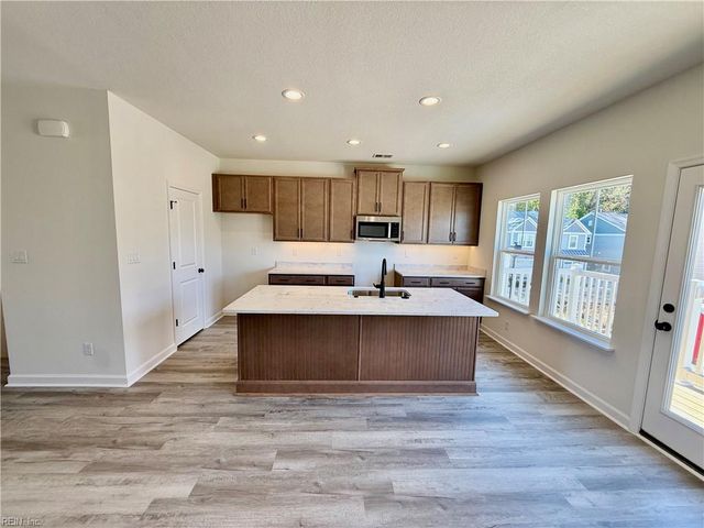 4301 Abercorn Dr Unit 102, Suffolk, VA 23435