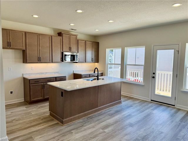 4301 Abercorn Dr Unit 102, Suffolk, VA 23435