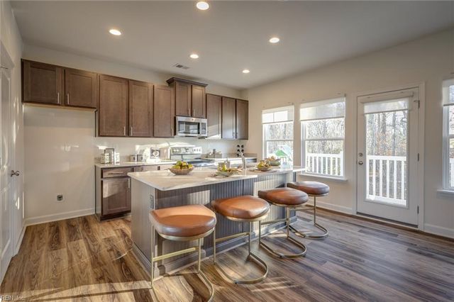 4301 Abercorn Dr Unit 102, Suffolk, VA 23435