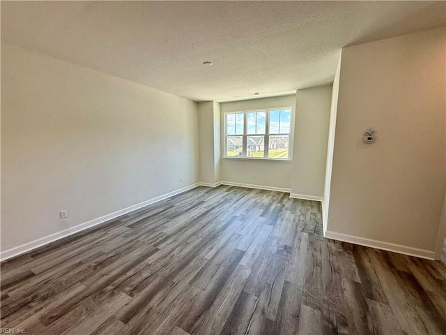 4301 Abercorn Dr Unit 102, Suffolk, VA 23435