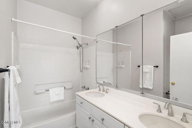 26963 Hillsborough Parkway 72, Valencia, CA 91354