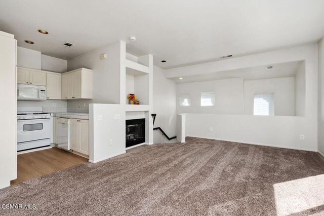 26963 Hillsborough Parkway 72, Valencia, CA 91354