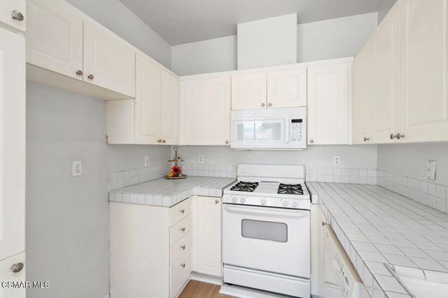 26963 Hillsborough Parkway 72, Valencia, CA 91354