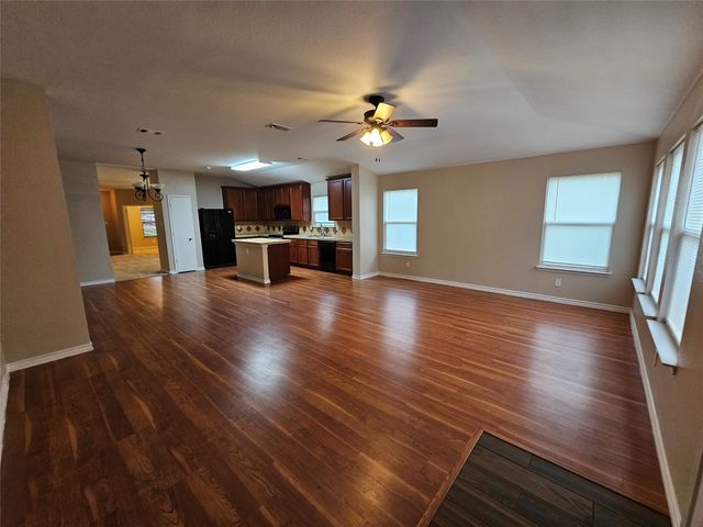 605 Snowy Orchid Lane, Desoto, TX 75115