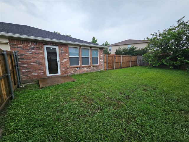 605 Snowy Orchid Lane, Desoto, TX 75115