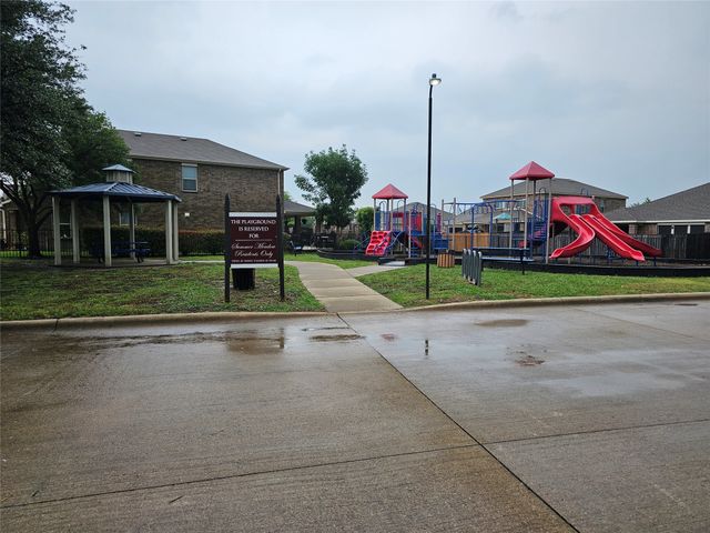 605 Snowy Orchid Lane, Desoto, TX 75115