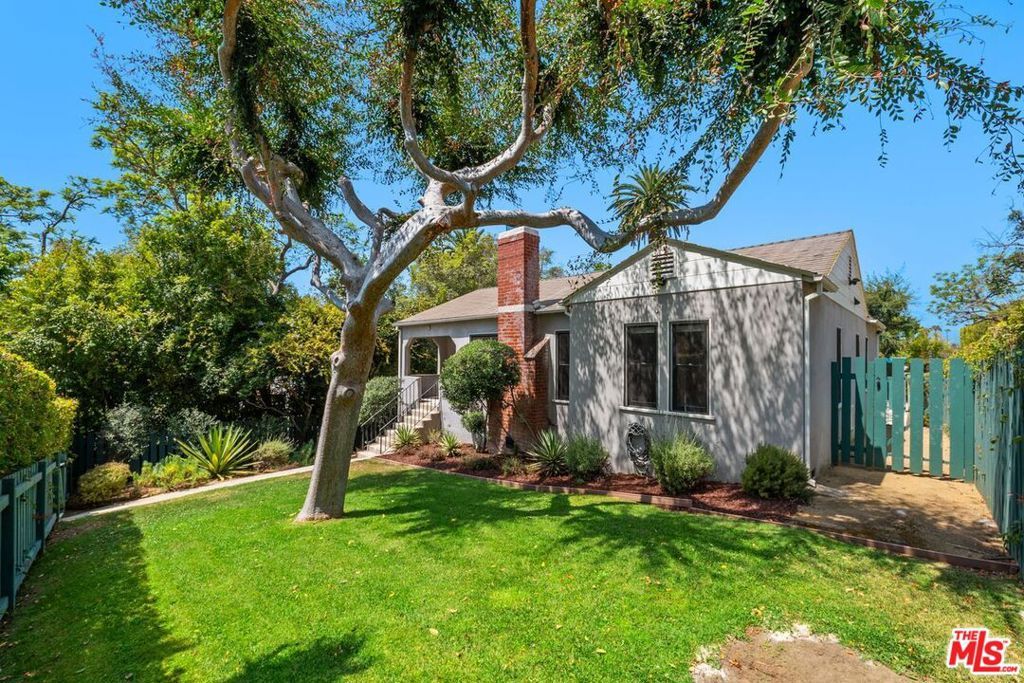 Image 2 of property listing at 1937 N St Andrews Place, Los Angeles, CA 90068