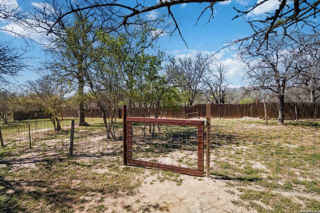 133 SENDERA CROSSING, La Vernia, TX 78121