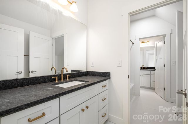 3215 James Plantation Drive, Denver, NC 28037