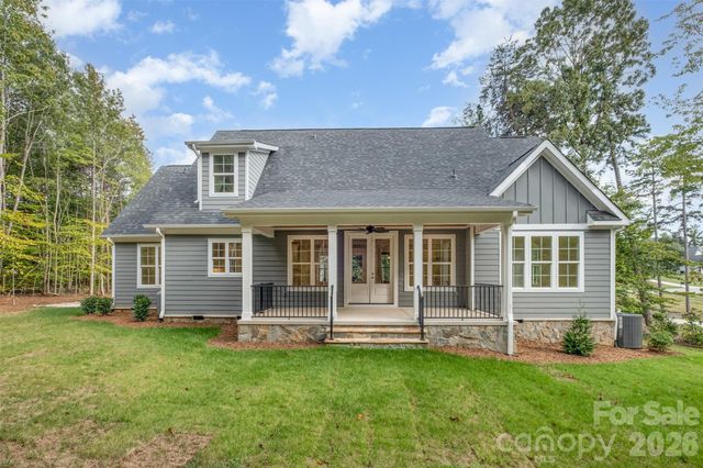 3215 James Plantation Drive, Denver, NC 28037