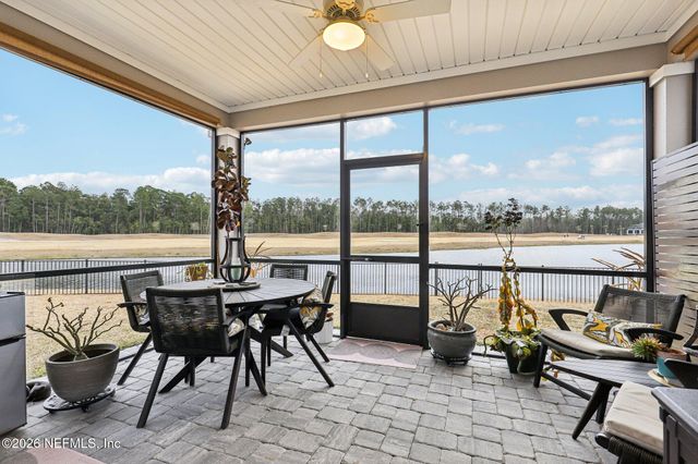 22 MONEYBALL Circle, St. Johns, FL 32259