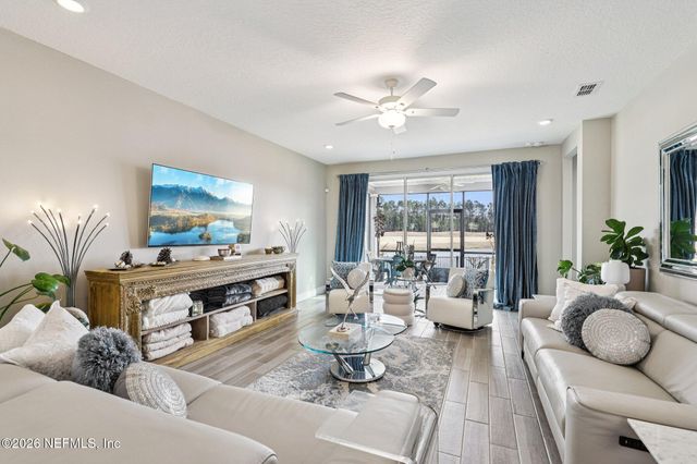 22 MONEYBALL Circle, St. Johns, FL 32259