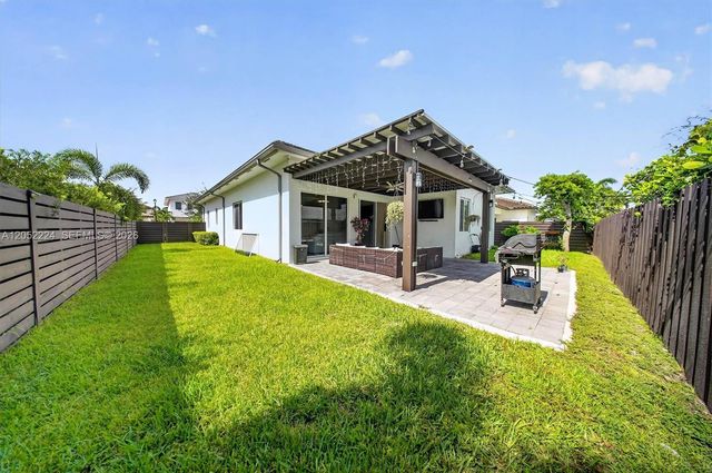 15226 SW 176th Ln, Miami, FL 33187